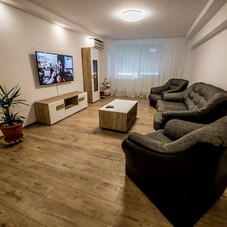 デヴァApartament Sorina Mariaアパートメント エクステリア 写真