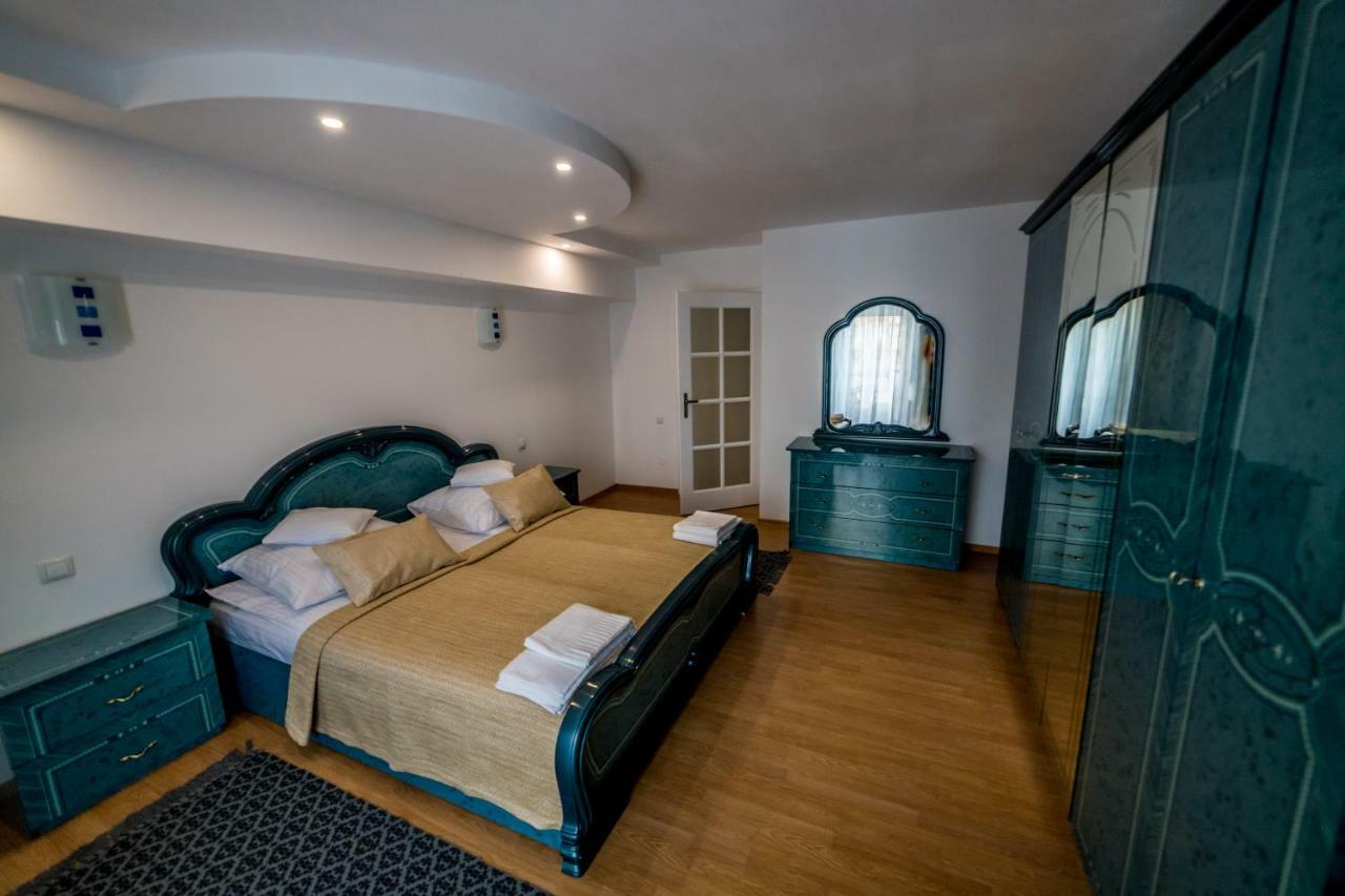 デヴァApartament Sorina Mariaアパートメント エクステリア 写真