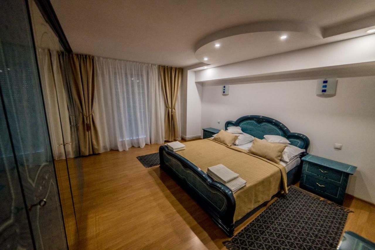 デヴァApartament Sorina Mariaアパートメント エクステリア 写真