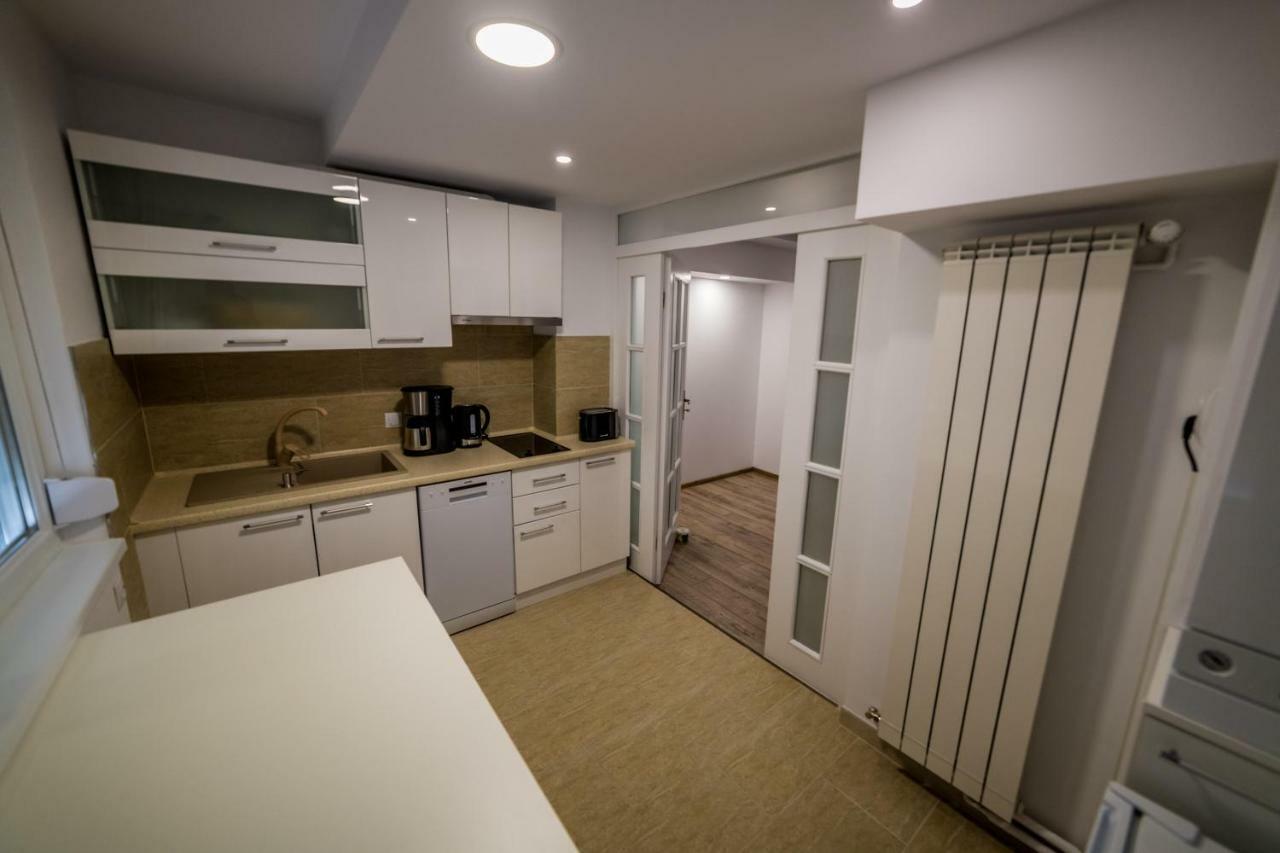 デヴァApartament Sorina Mariaアパートメント エクステリア 写真