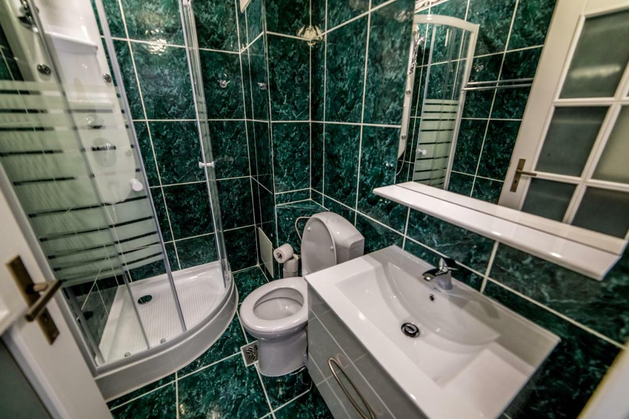 デヴァApartament Sorina Mariaアパートメント エクステリア 写真