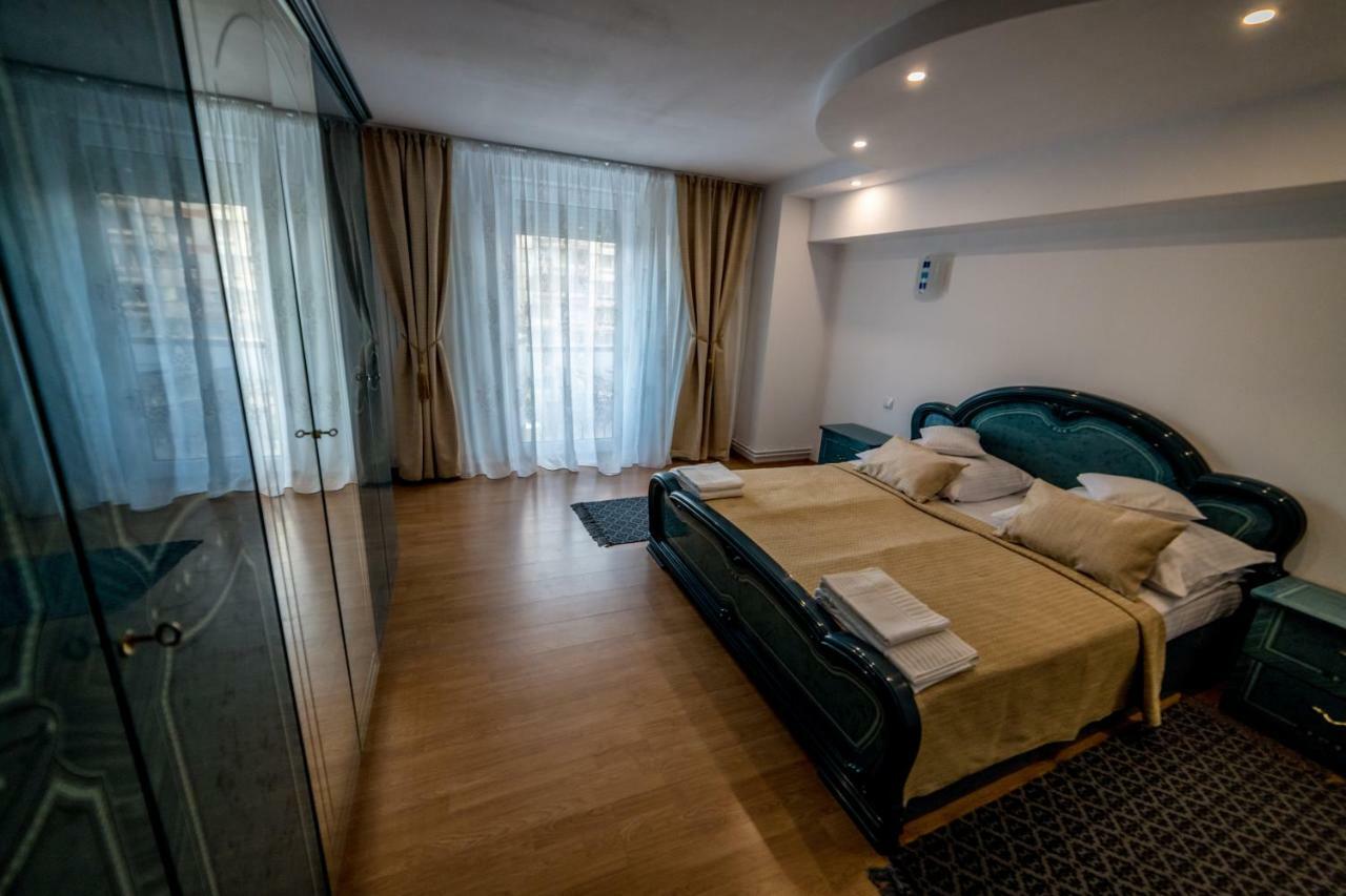 デヴァApartament Sorina Mariaアパートメント エクステリア 写真