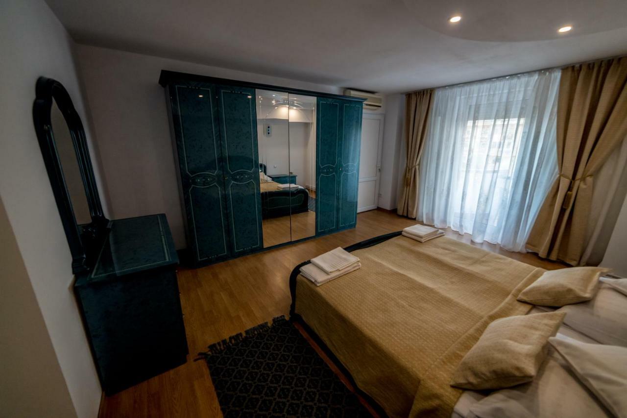 デヴァApartament Sorina Mariaアパートメント エクステリア 写真
